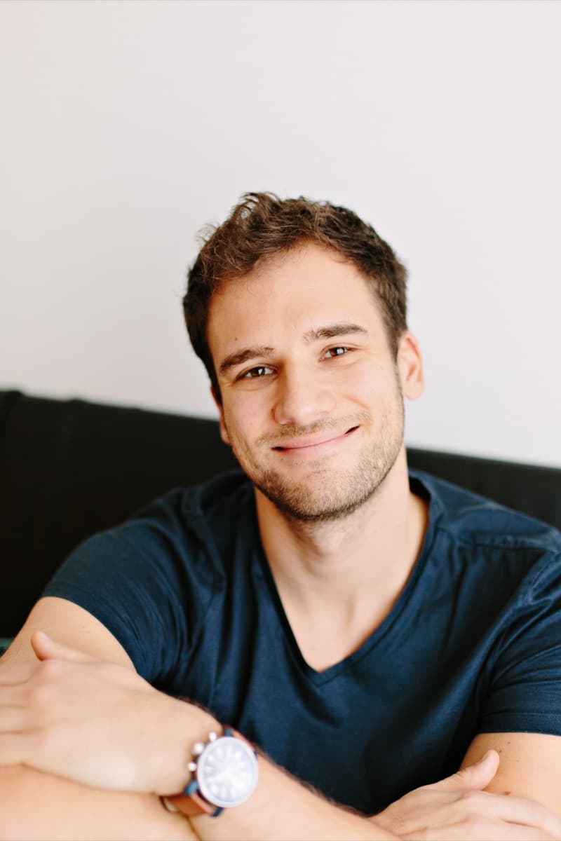 Oliver Morina-Schmidt, Gründer von marora